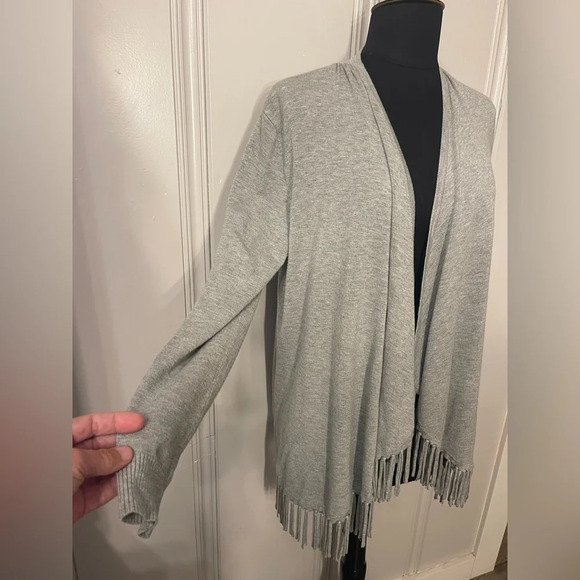 Chelsea & Theodore Grey Fringe Draped Open Front‎  Cardigan size S - Picture 8 of 9